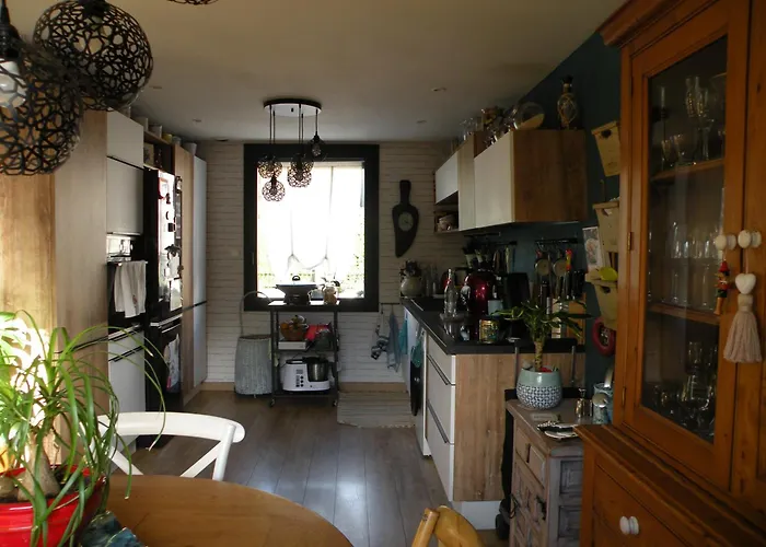 Bed & Breakfast Cooconing Salon Avec Canape Convertible Deville-les-Rouen